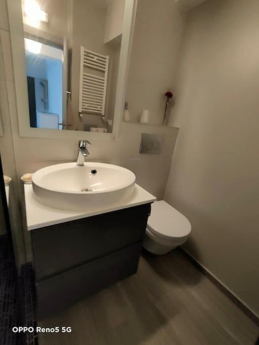 Ultracentral Ploiesti Apartment-Free Private Parking Exteriör bild