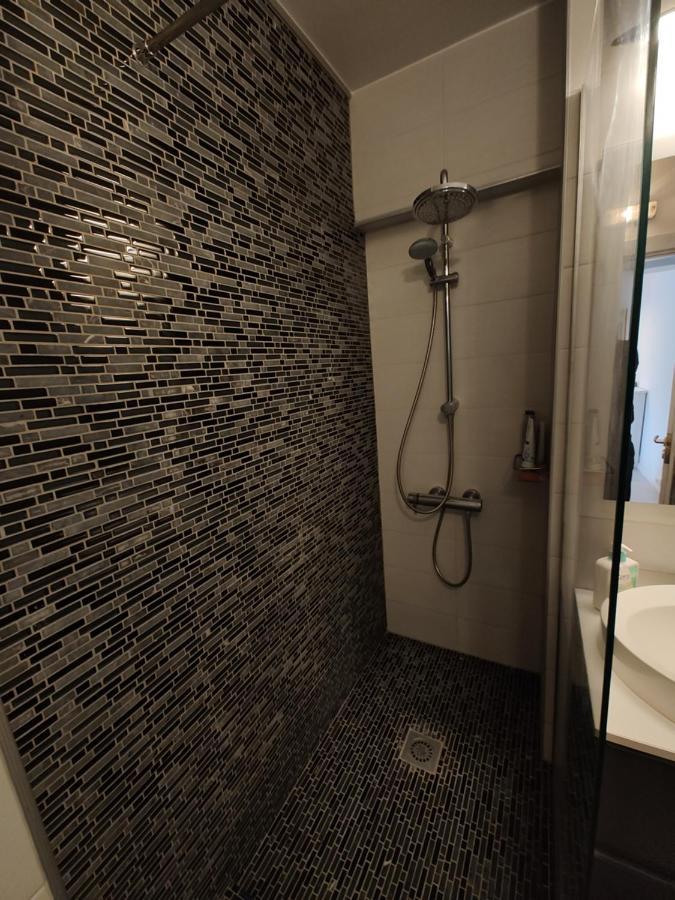 Ultracentral Ploiesti Apartment-Free Private Parking Exteriör bild